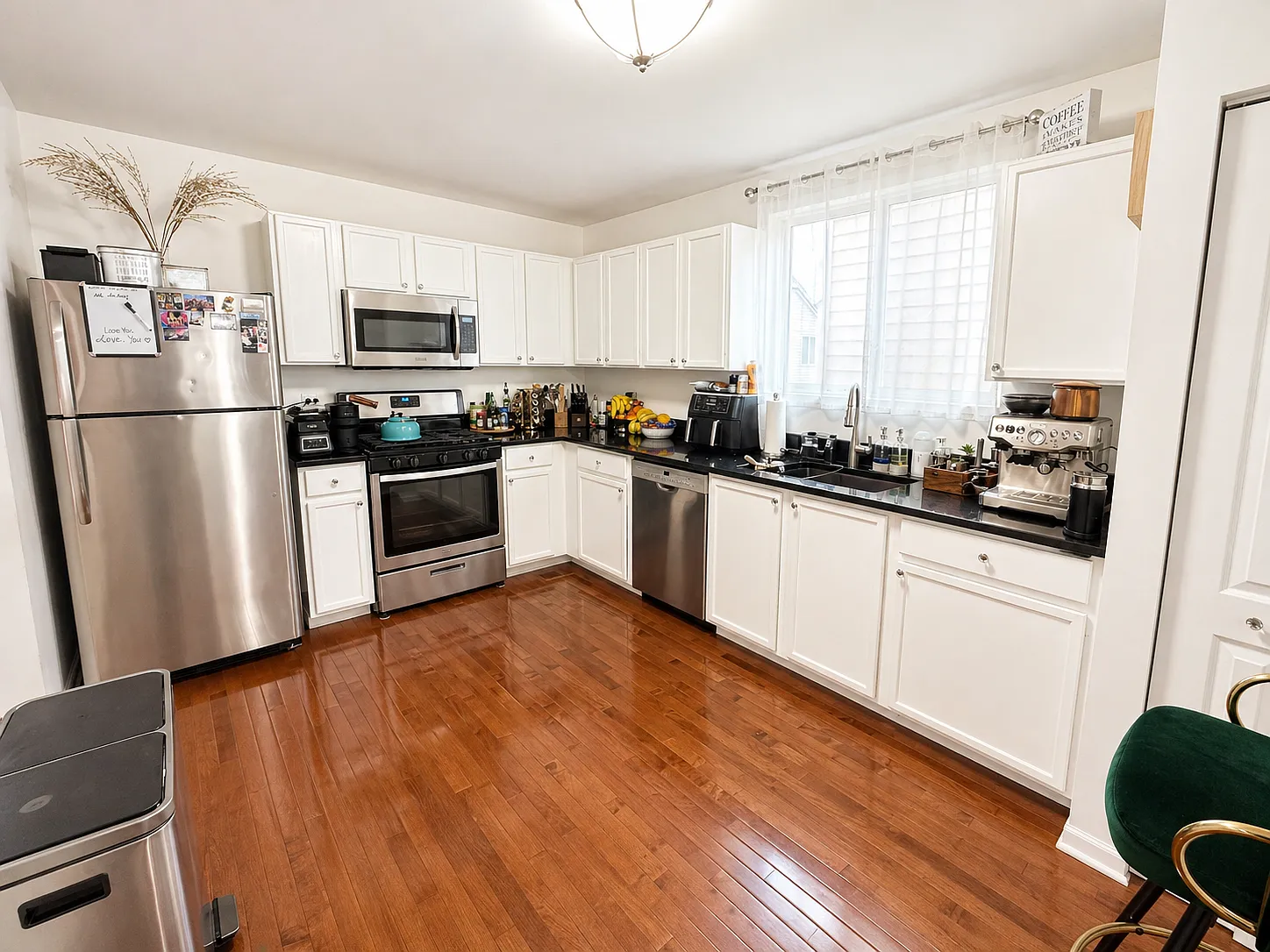 2 bed, 1700 sqft, $2,400 — Photo 3