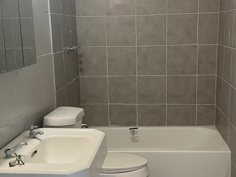 2515 Centenary Blvd — Photo 2
