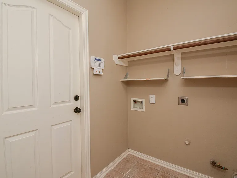 3011 Nickleby Ct — Photo 41