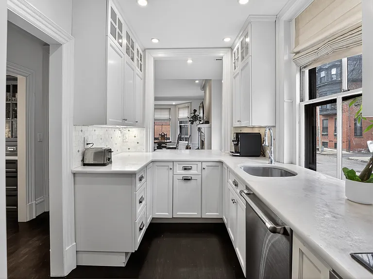 12 Hereford St #2 — Photo 8