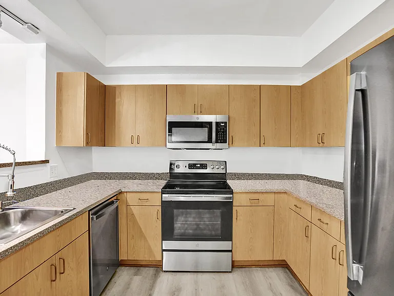 533 NE 3rd Ave #205 — Photo 4