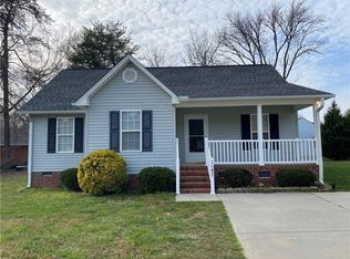 1107 Morgan Glen Dr, Burlington, NC 27217