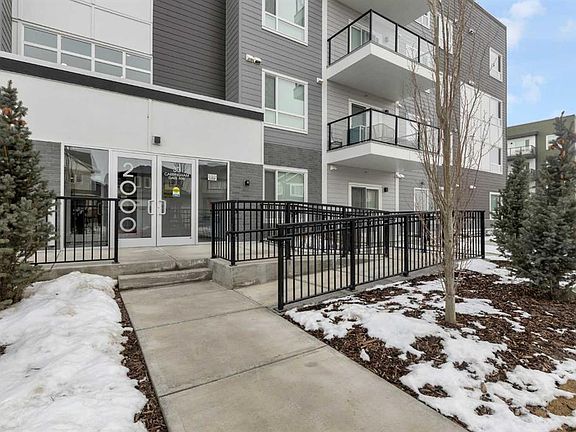 5th image of 33 E Carringham Gate NW #2106