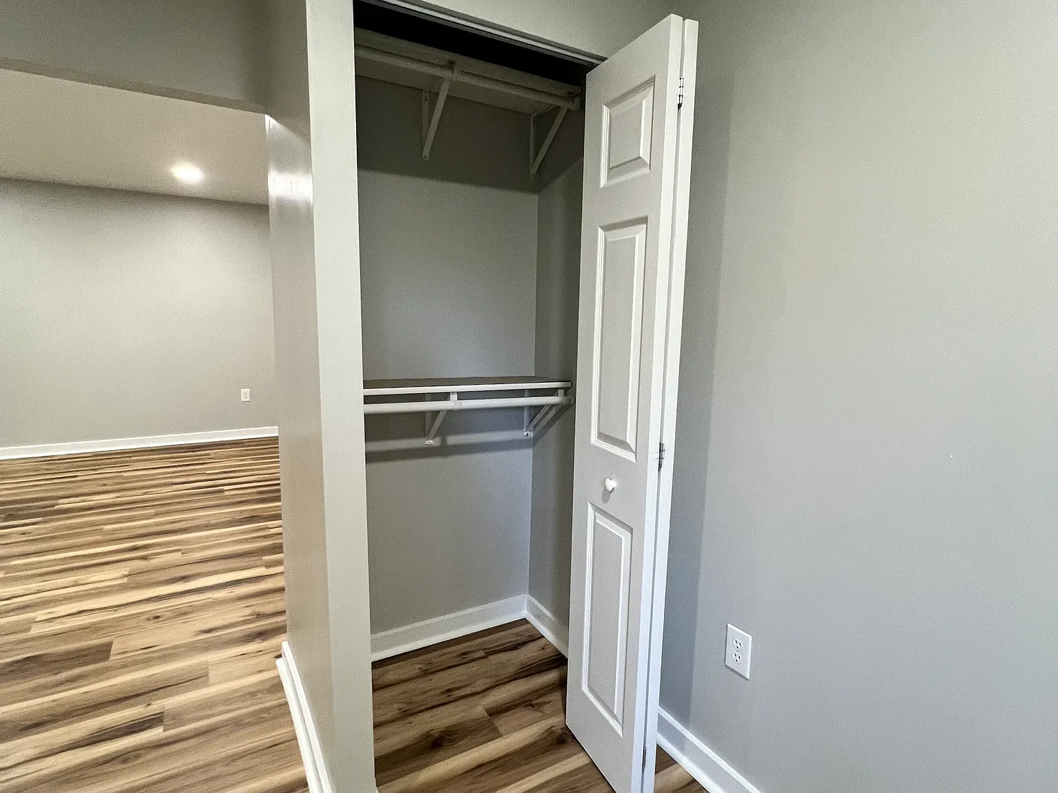 1507 Hudson St — Photo 4