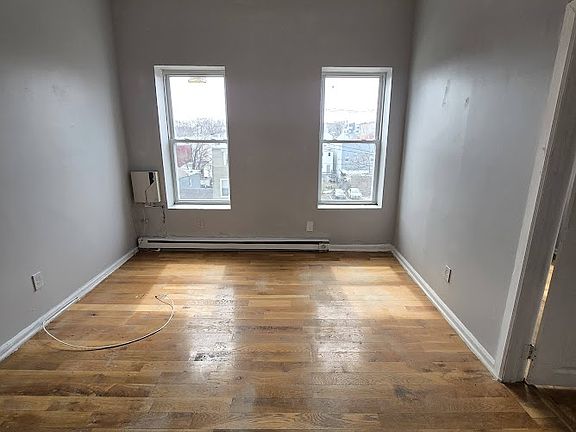 4th image of 366 Forrest St #4A