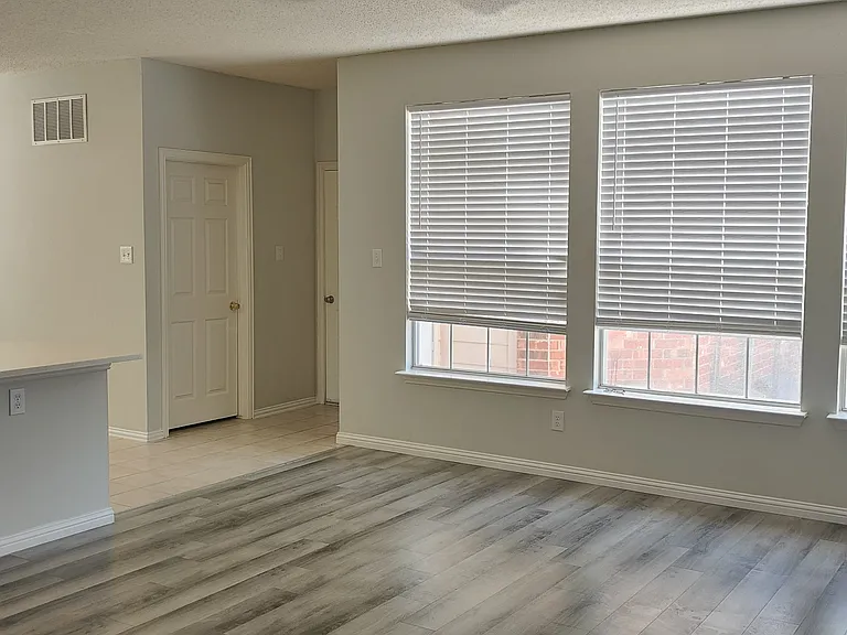 1412 Brenda Ln — Photo 21