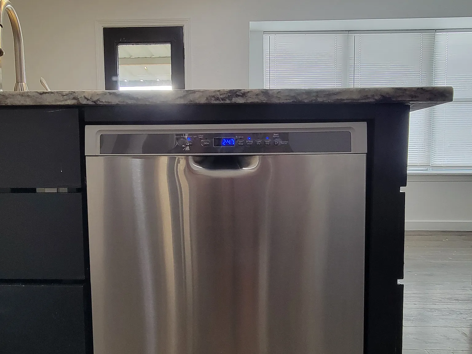 3 bed, 1673 sqft, $2,500 — Photo 4