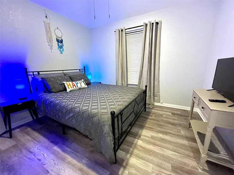 1701 Lynx Cir — Photo 11