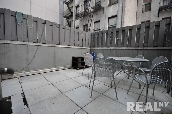 Rented by REAL New York | media 17