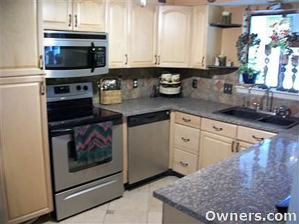 3rd image of 1702 Wood Hill Pl