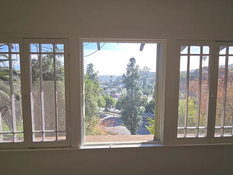 4741 Huntington Dr N — Photo 4