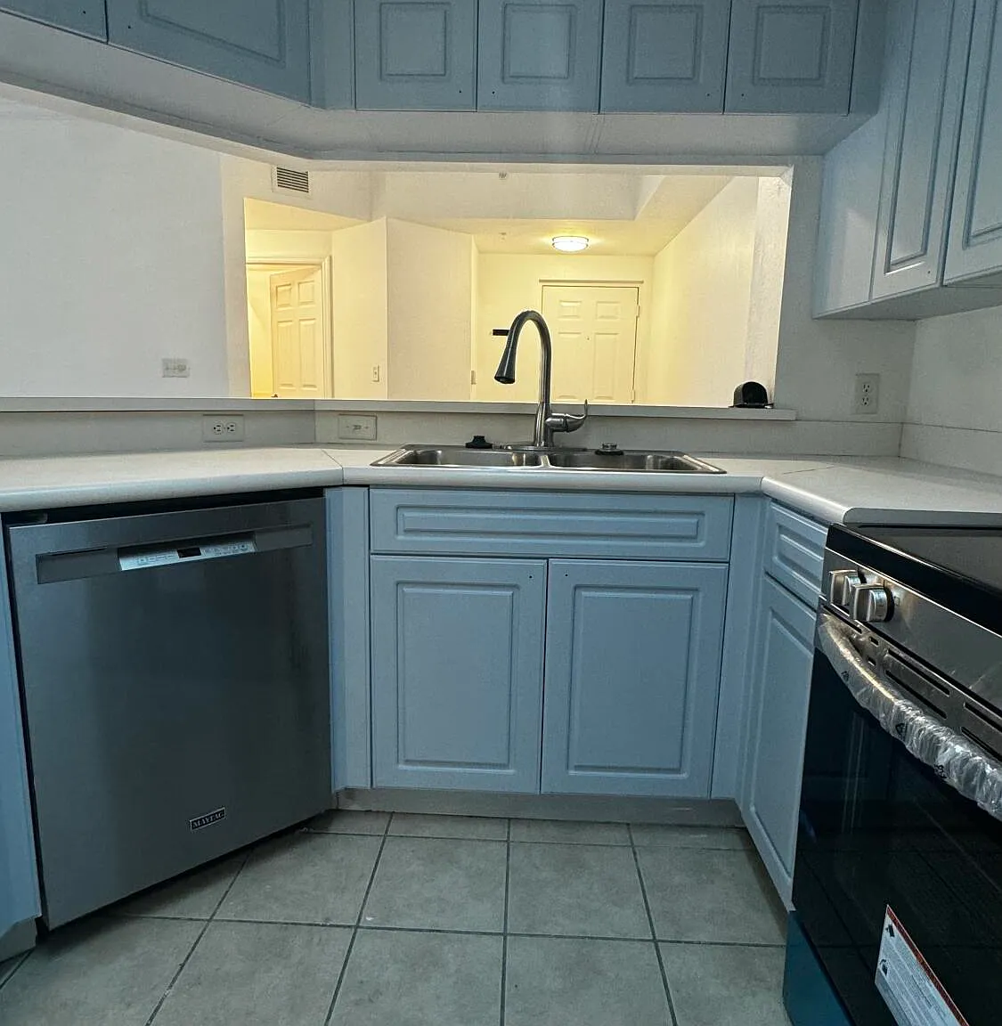 3 bed, 2.0 bath, 1316 sqft, $2,850 — Photo 4