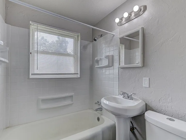 1904 Cherry Ln — Photo 10