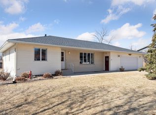 326 S Chestnut St, Belle Plaine, MN 56011