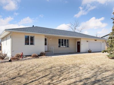 326 S Chestnut St, Belle Plaine, MN, 56011