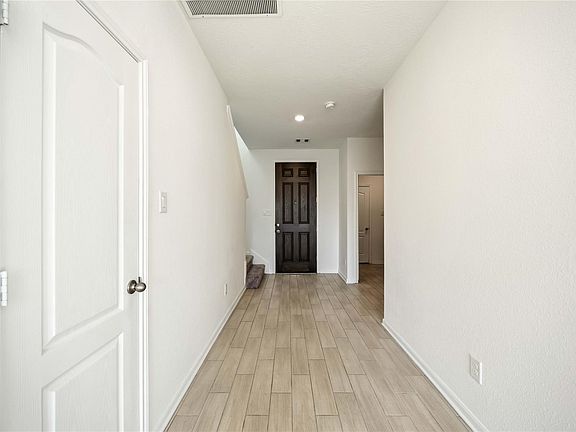 4th image of 17210 Rock Willow Ln