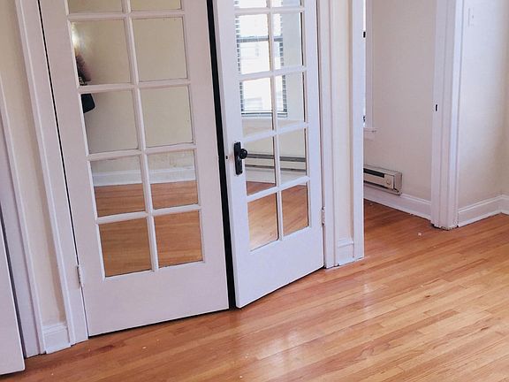 2nd image of 3814 N Greenview Ave