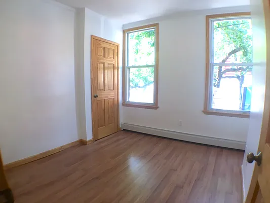 Rented by The Agency | media 18