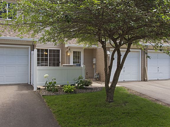 4th image of 630 85th Ln NW Unit 6