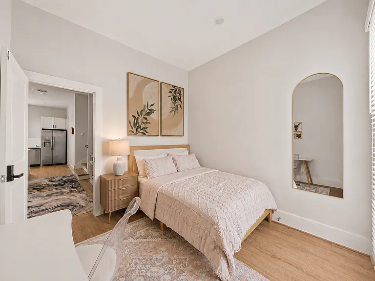 1206 Moody St — Photo 7