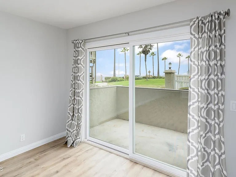 257 E Surfside Dr — Photo 11