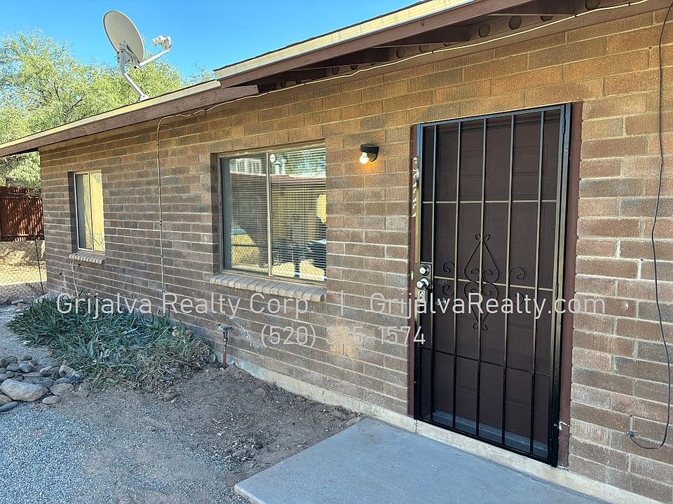 1st image of 3220 E Blacklidge Dr #3222