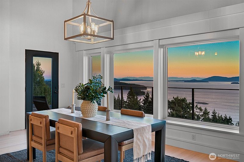 3rd image of 1399 Chuckanut Crest Drive