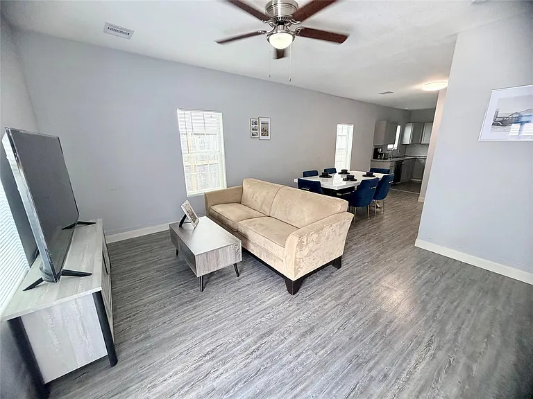 4224 Marina St — Photo 4