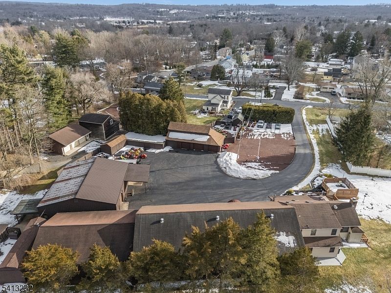 1st image of 5 Larison Ln #1