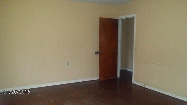 2nd image of 320 Woodbine Ave NW