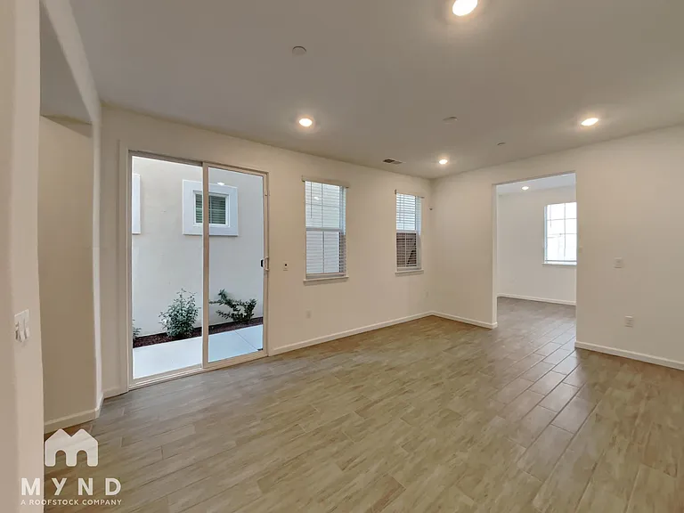 1687 Pena Ln — Photo 8