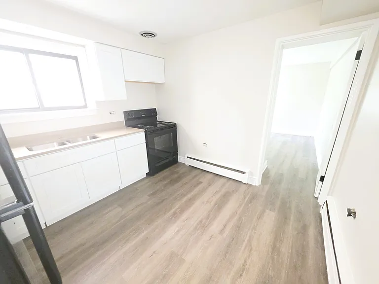 6900 N Ridge Blvd #G — Photo 2