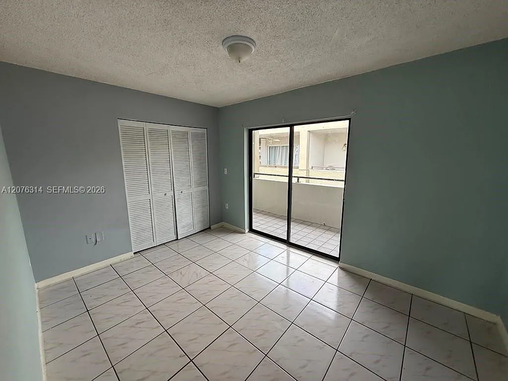 5 Olive Drive Condo — Photo 4