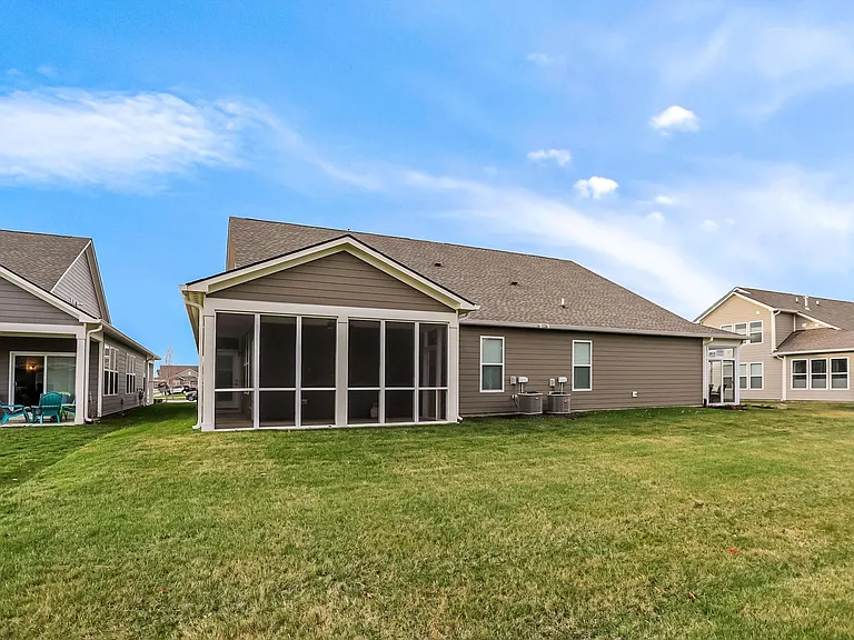 1659 Dewey Dr — Photo 17