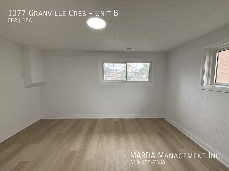 1377 Granville Cres #B — Photo 14