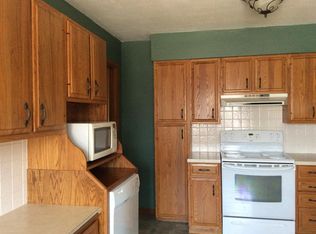 214 SE 7th St, Newton, KS 67114