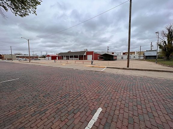 4th image of 204 N Lincoln Ave