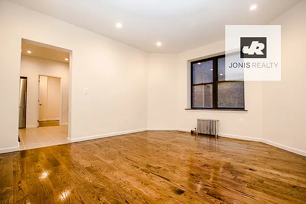 Rented by Jonis Realty | media 1