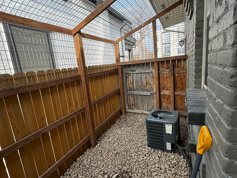 1107 W 13th Ave — Photo 12