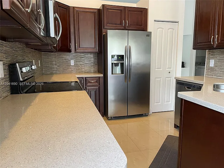 805 Falling Water Rd — Photo 8