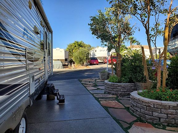 5th image of 849 Oriole Way