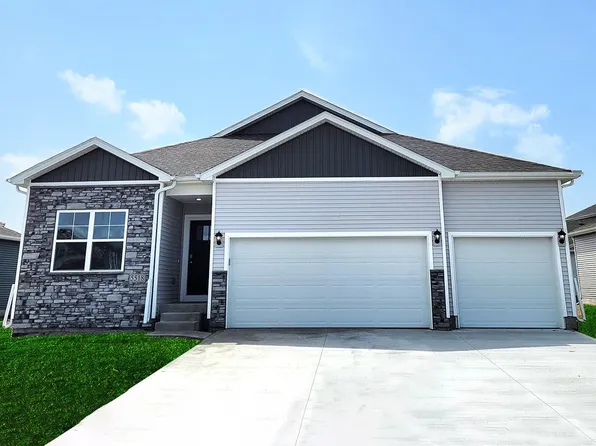 825 2nd St NE, Altoona, IA 50009