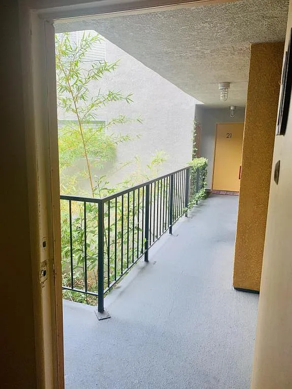 11437-41 Oxnard St. Unit #18 — Photo 4