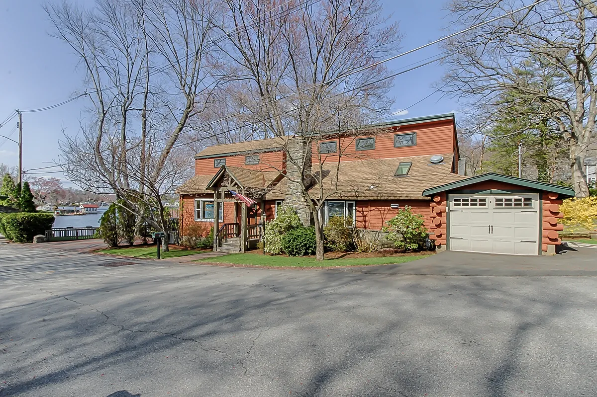 53 E Shore Rd photo 1