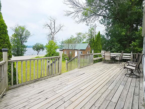5th image of 427 Dewing Road