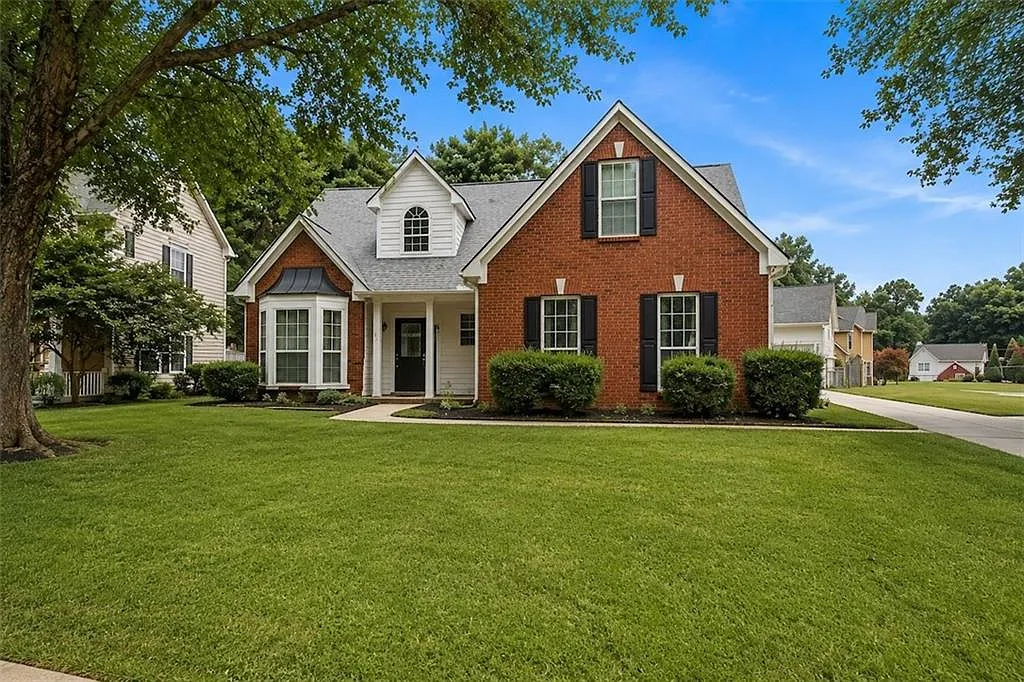4 bed, 2.5 bath, 1885 sqft, $2,400 — Photo 2