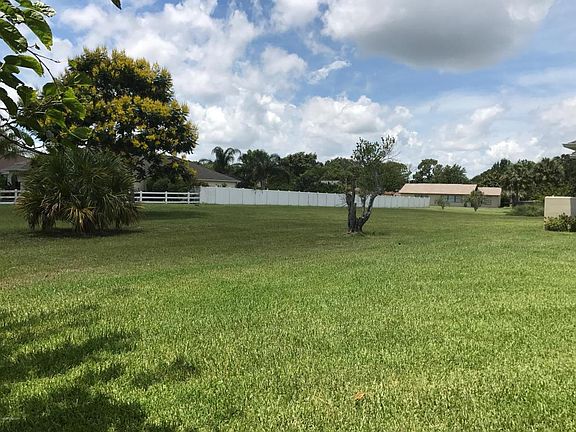 4th image of 3135 N Tropical Trl