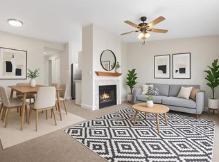 423 Berkshire Dr, Crystal Lake, IL 60014