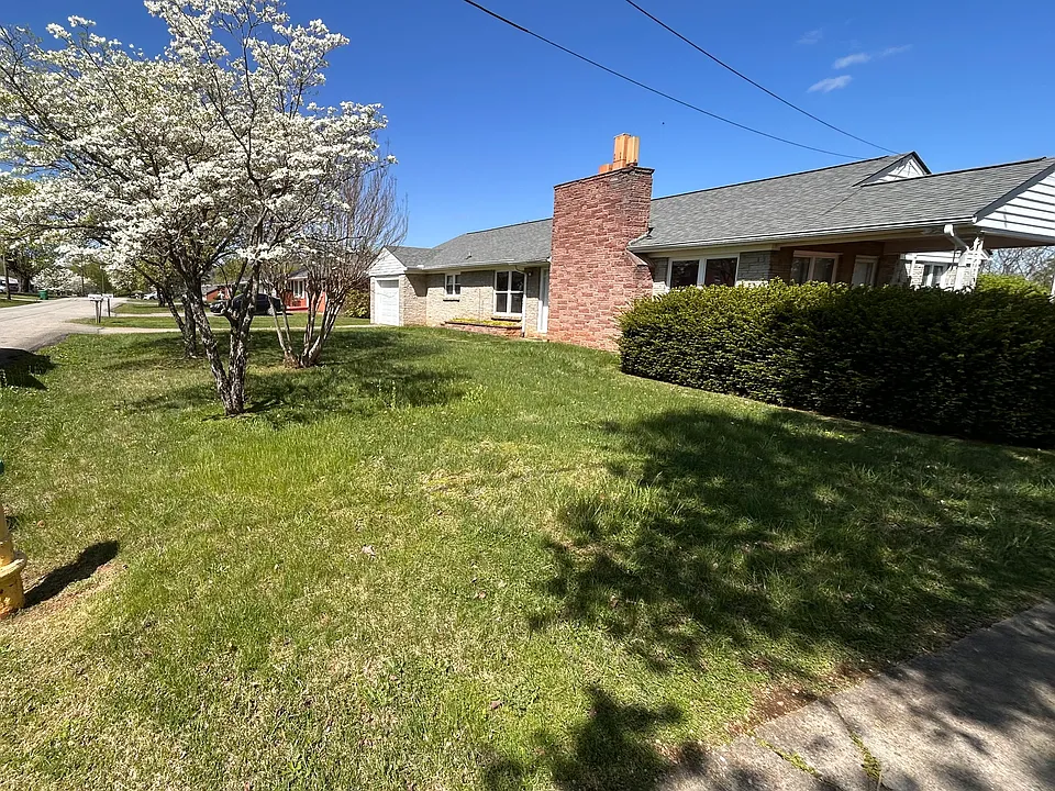 414 Lee Dr