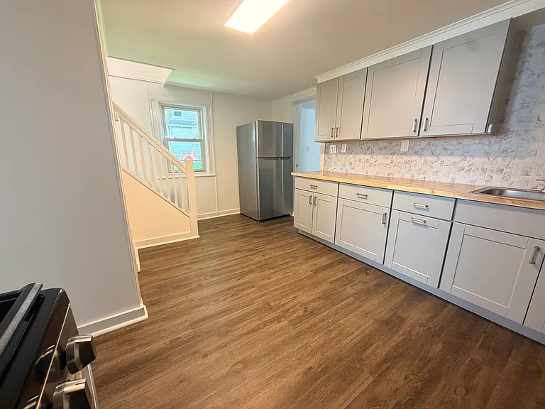 94 Center St — Photo 6